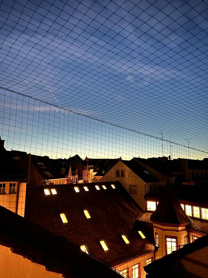 City Center Rooftop Balcony-Studio At Town Hall บาเซิล ภายนอก รูปภาพ