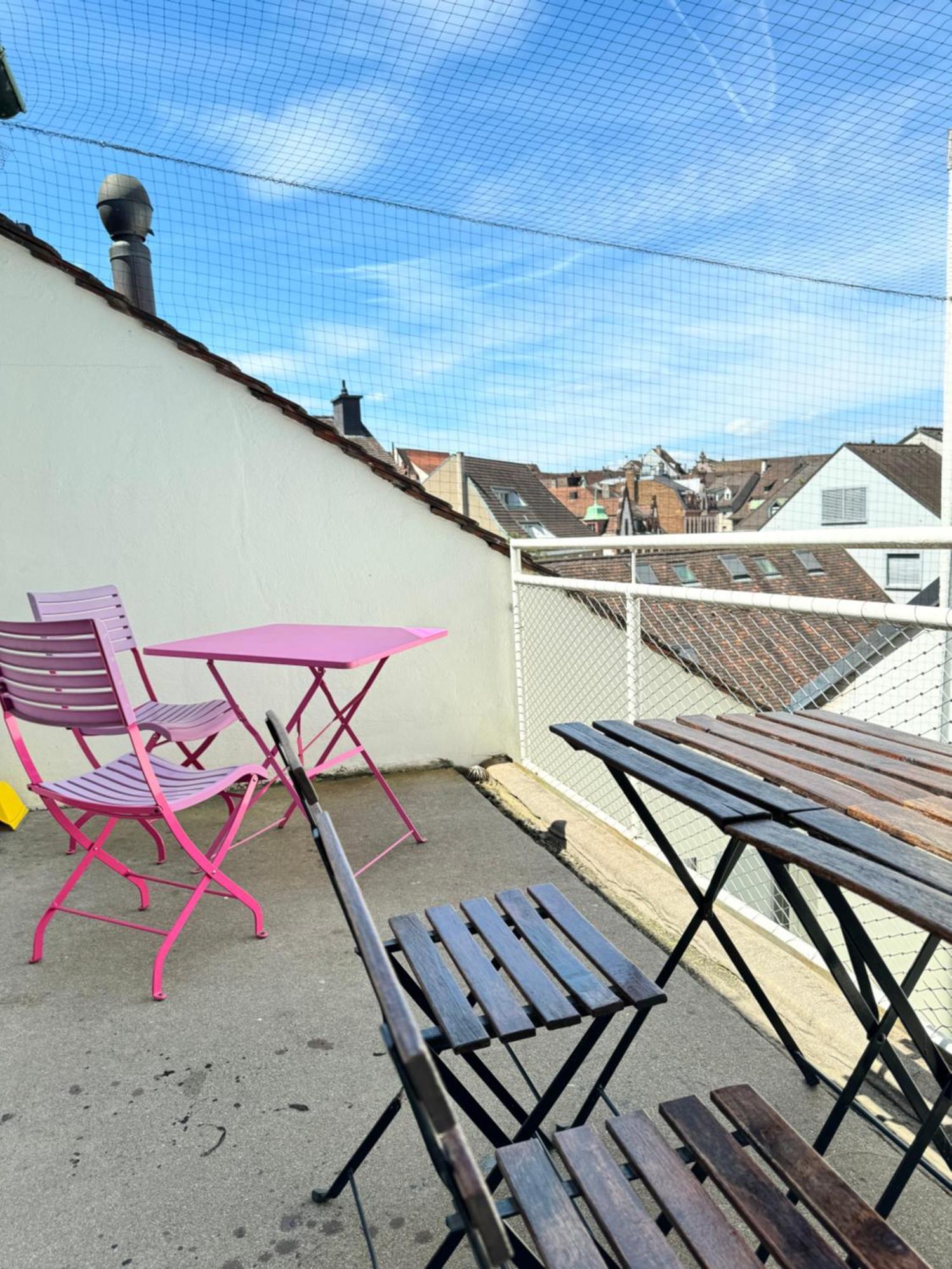 City Center Rooftop Balcony-Studio At Town Hall บาเซิล ภายนอก รูปภาพ
